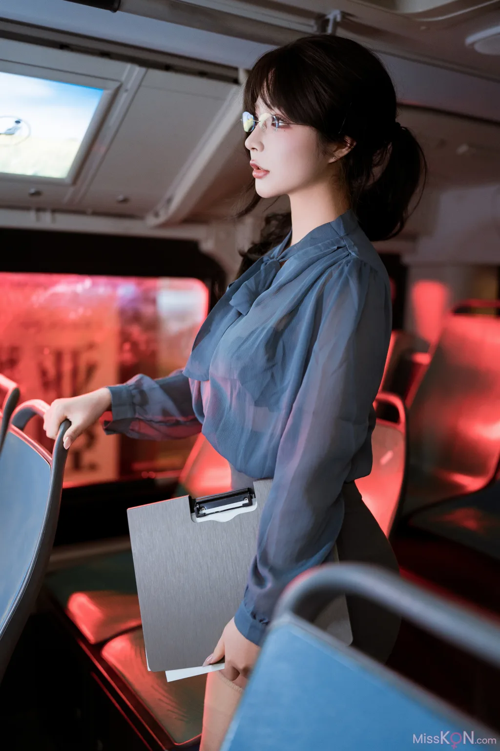Coser@yuuhui玉汇: 夜班族 (148 photos )