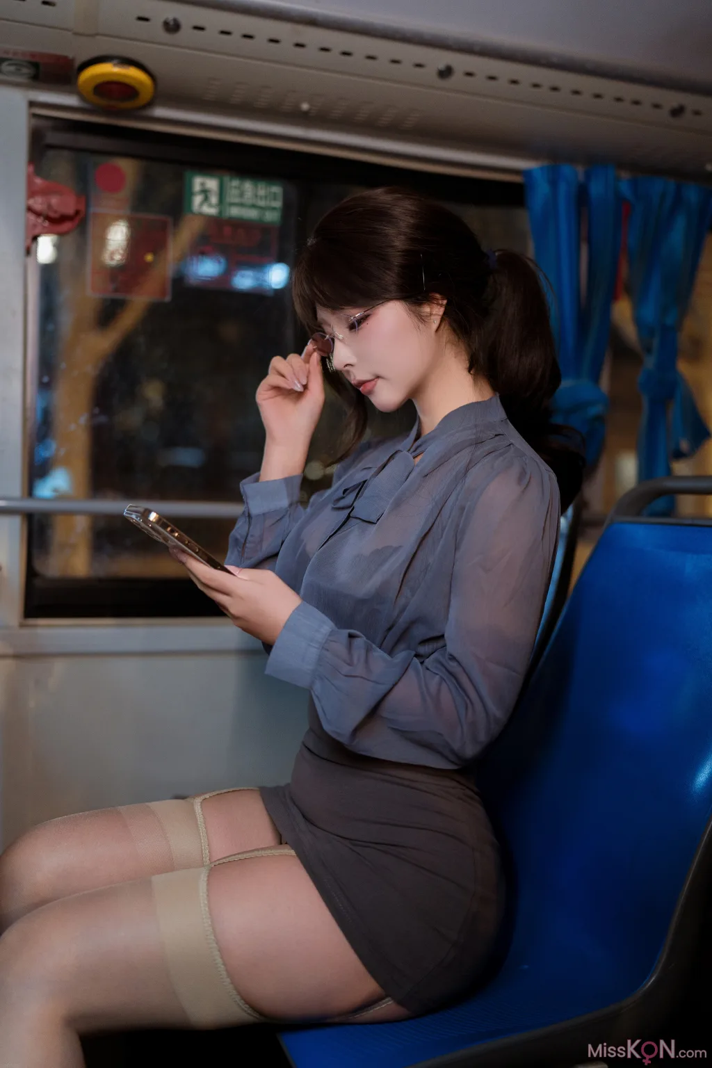 Coser@yuuhui玉汇: 夜班族 (148 photos )