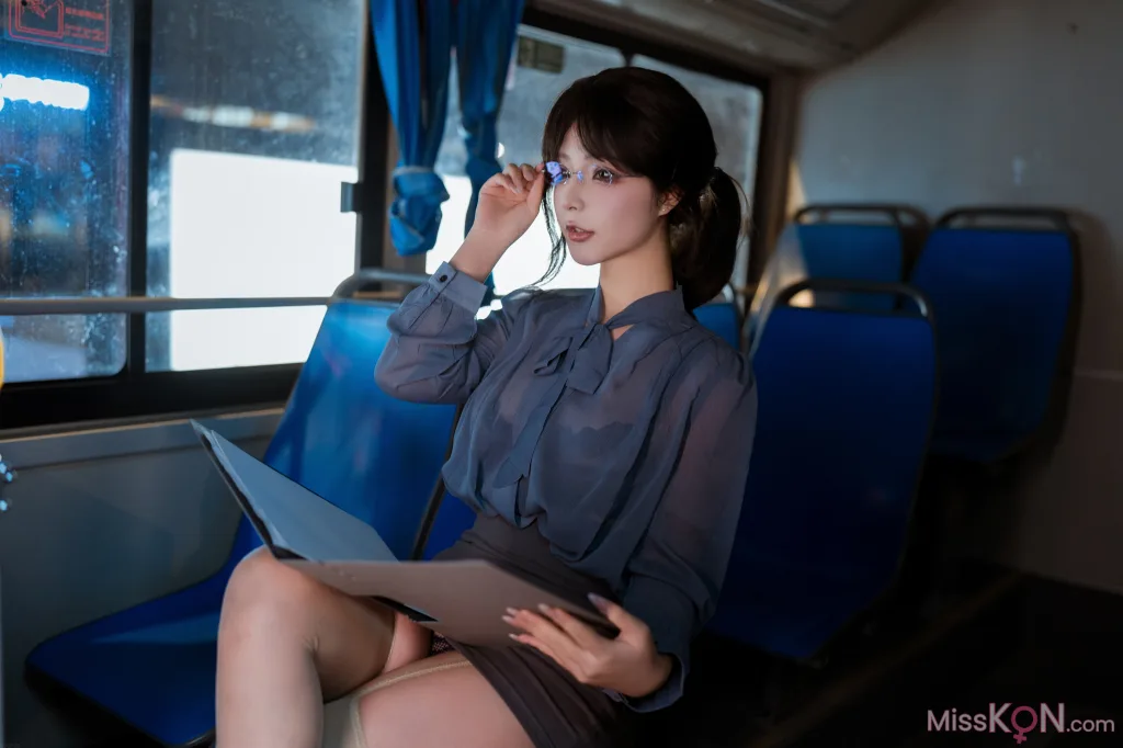 Coser@yuuhui玉汇: 夜班族 (148 photos )