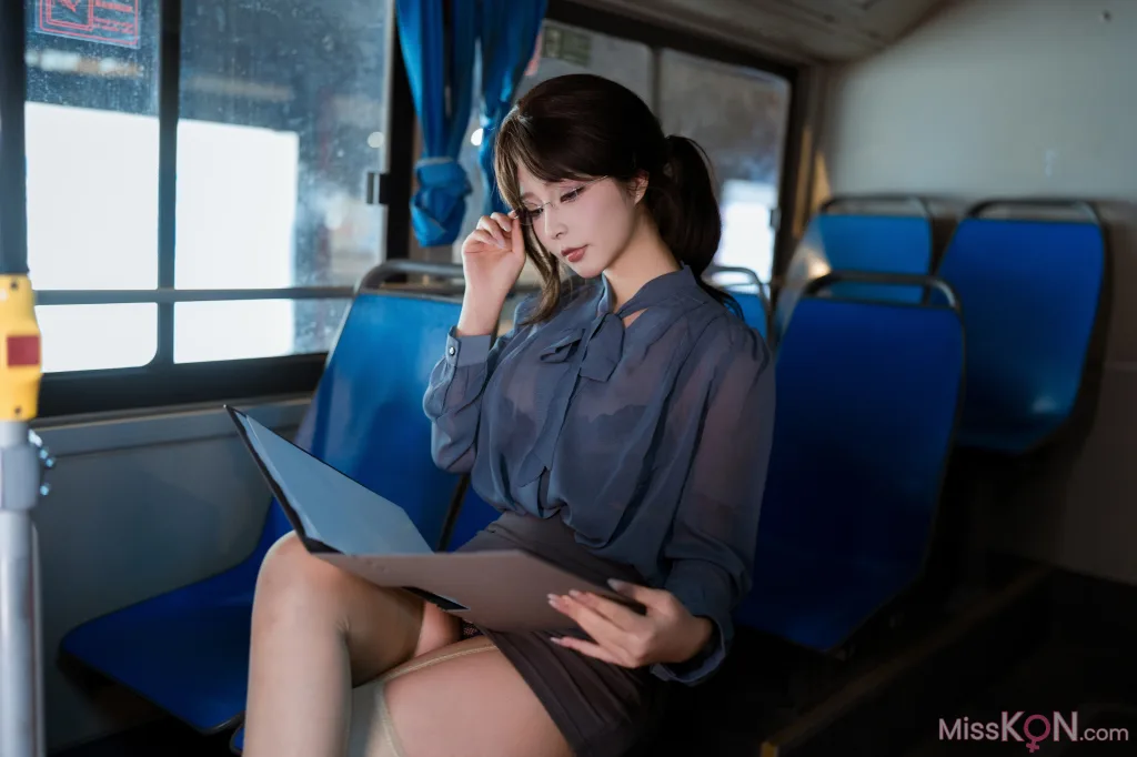 Coser@yuuhui玉汇: 夜班族 (148 photos )