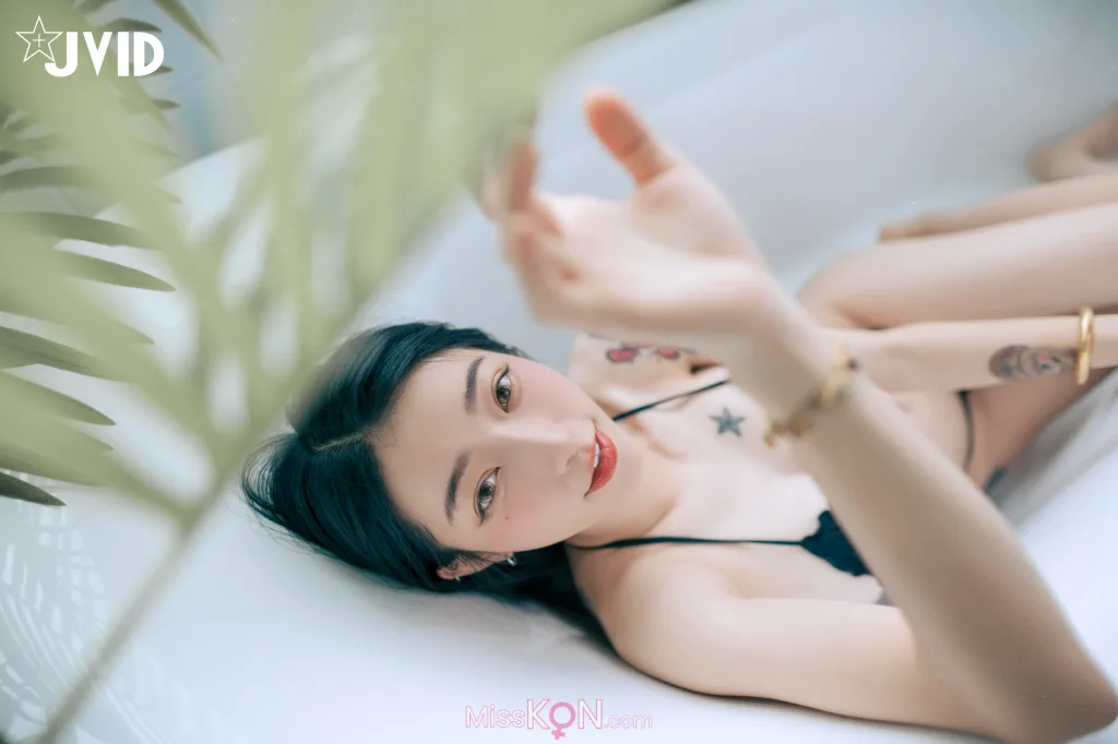 [JVID] 飄飄哥:【濕身透點／情慾互動】超透膚の激色比基尼－飄飄哥😈遭揉胸抓奶畫面淫慾滿點🔥嫩鮑慘遭魔爪襲擊💦開擋史庫水透出白虎形狀超誘人 (304 photos)