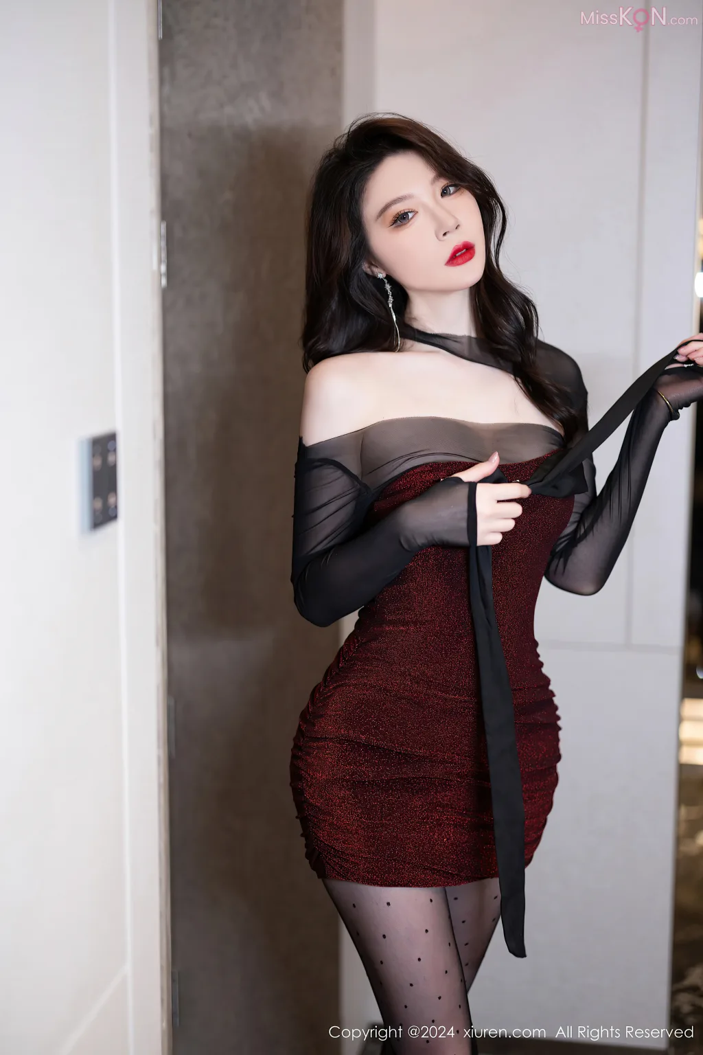 XIUREN No.8576 – 8585 (816 photos)