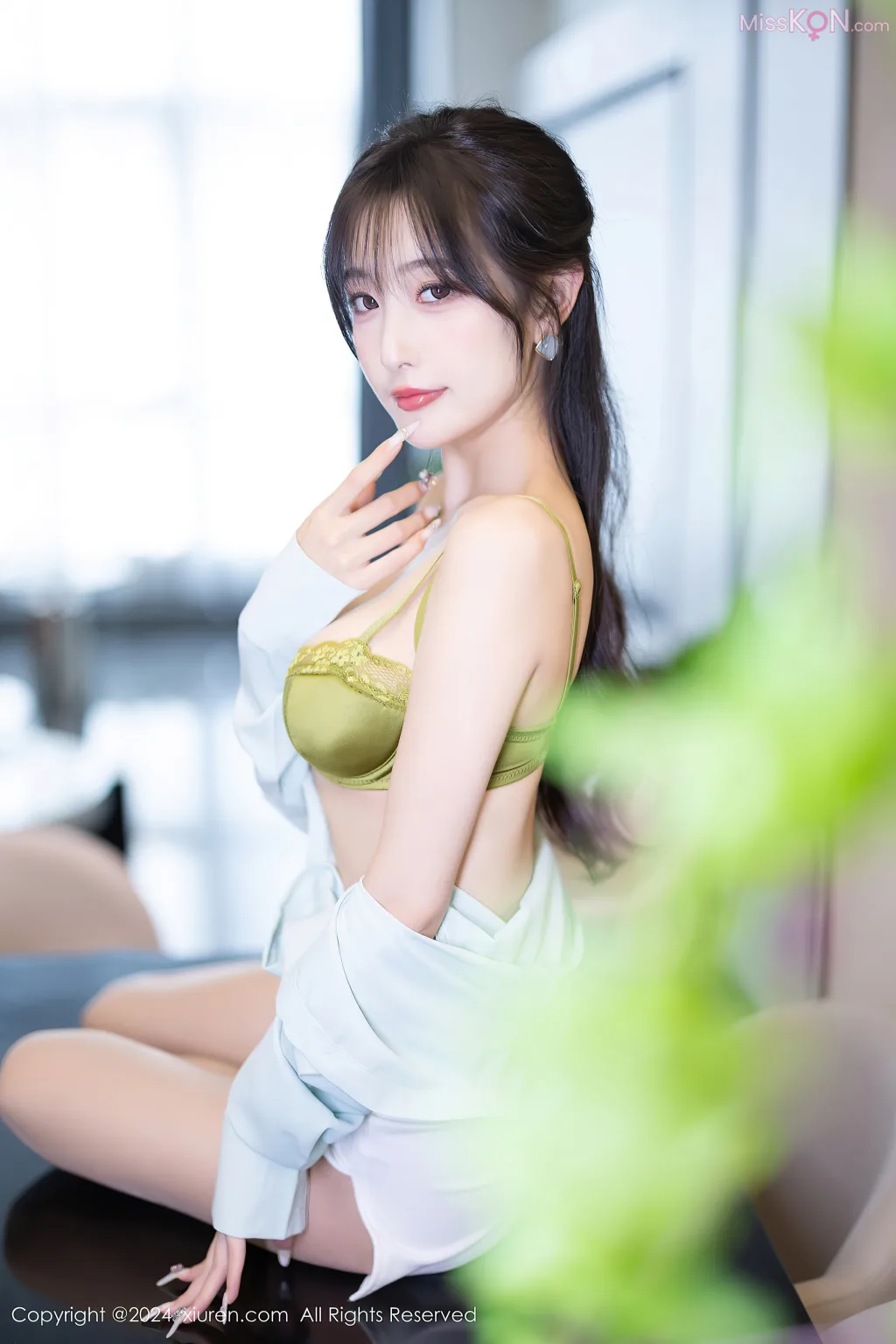 XIUREN No.8586 – 8595 (886 photos)