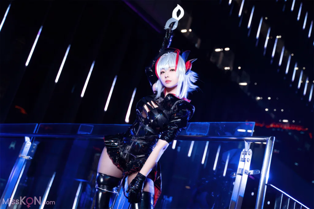 Coser@虎森森: 明日方舟 W 怪盗 (30 photos)