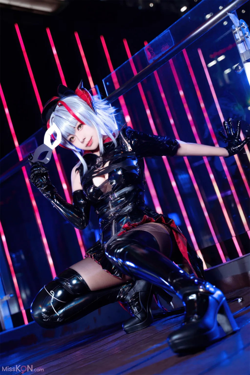Coser@虎森森: 明日方舟 W 怪盗 (30 photos)