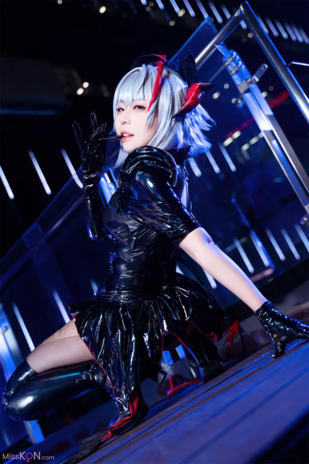 Coser@虎森森: 明日方舟 W 怪盗 (30 photos)