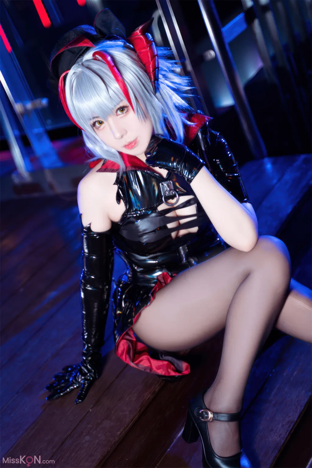 Coser@虎森森: 明日方舟 W 怪盗 (30 photos)