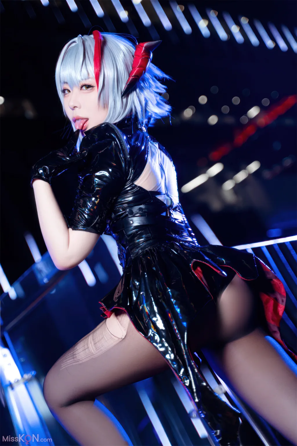 Coser@虎森森: 明日方舟 W 怪盗 (30 photos)
