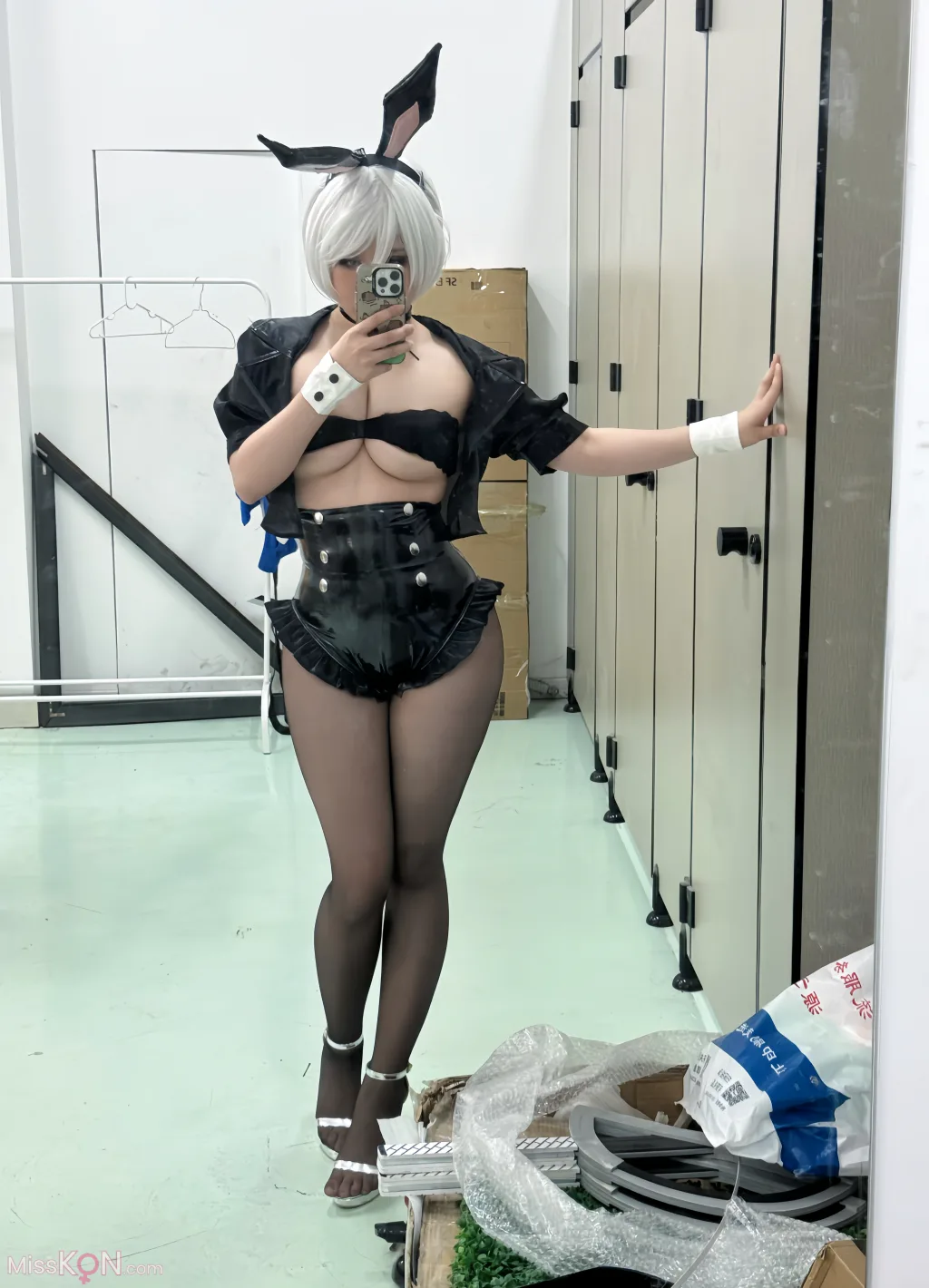 Coser@贞子蜜桃: 2B兔女郎 (62 photos )