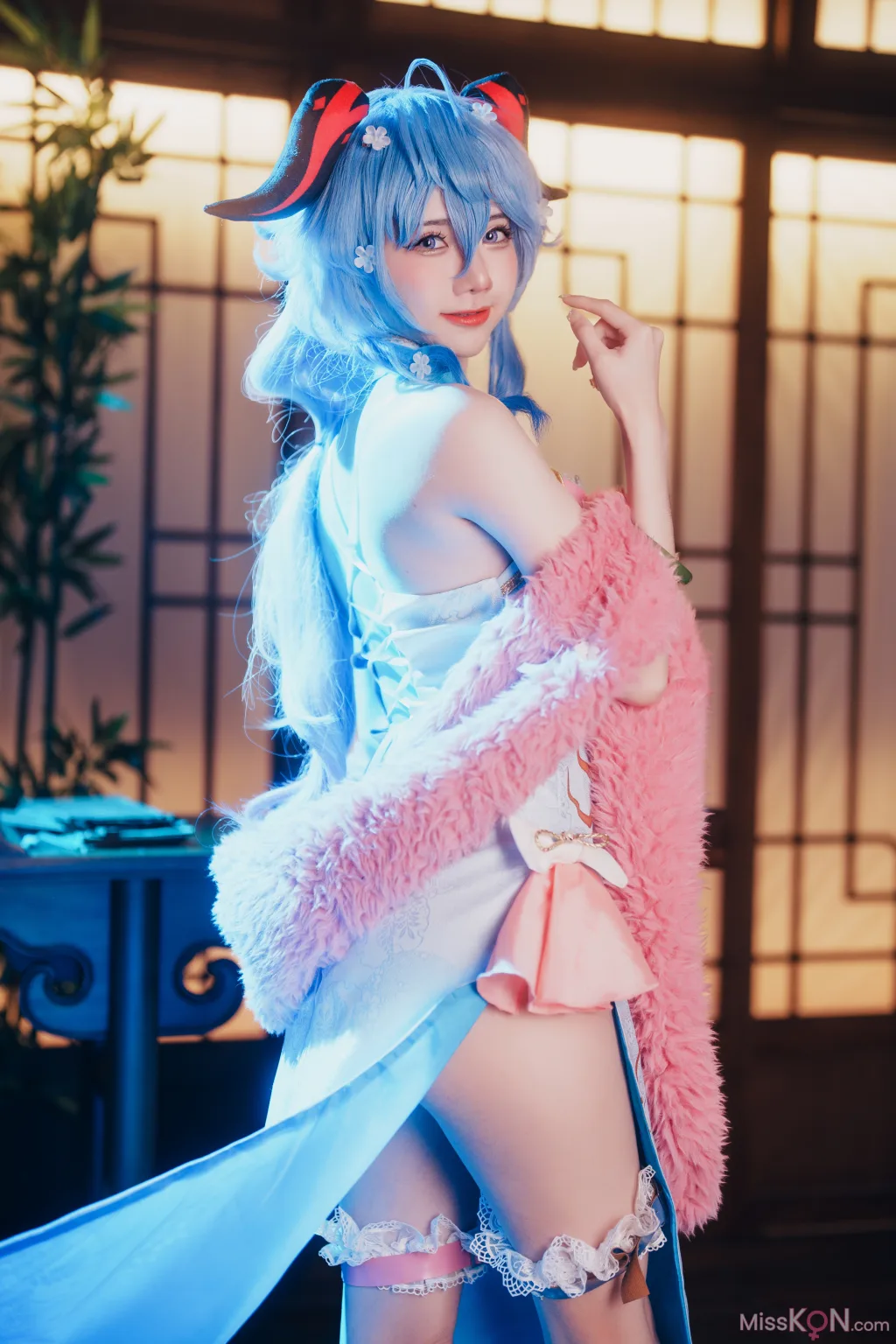 Coser@Sally多啦雪 (Sally Dorasnow): Ganyu QiPao (39 photos)