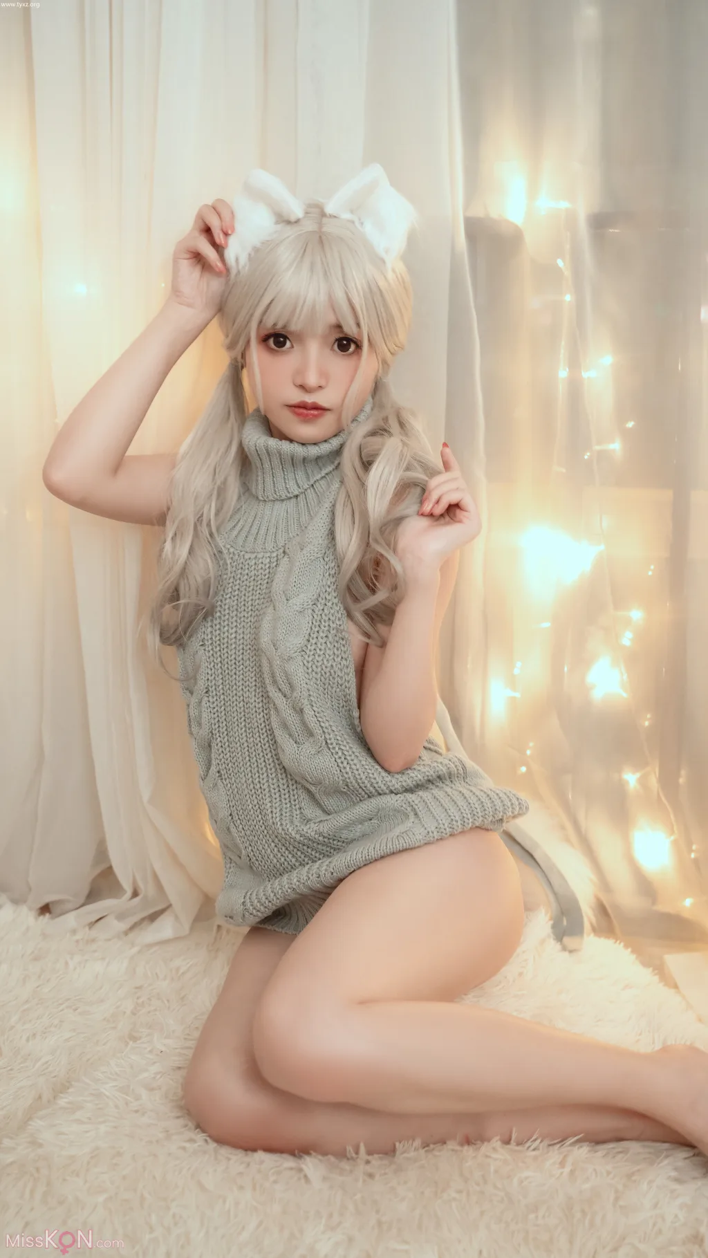 Coser@草莓味奈奈兔: 小狐狸的家居日常 露背毛衣 (41 ảnh )