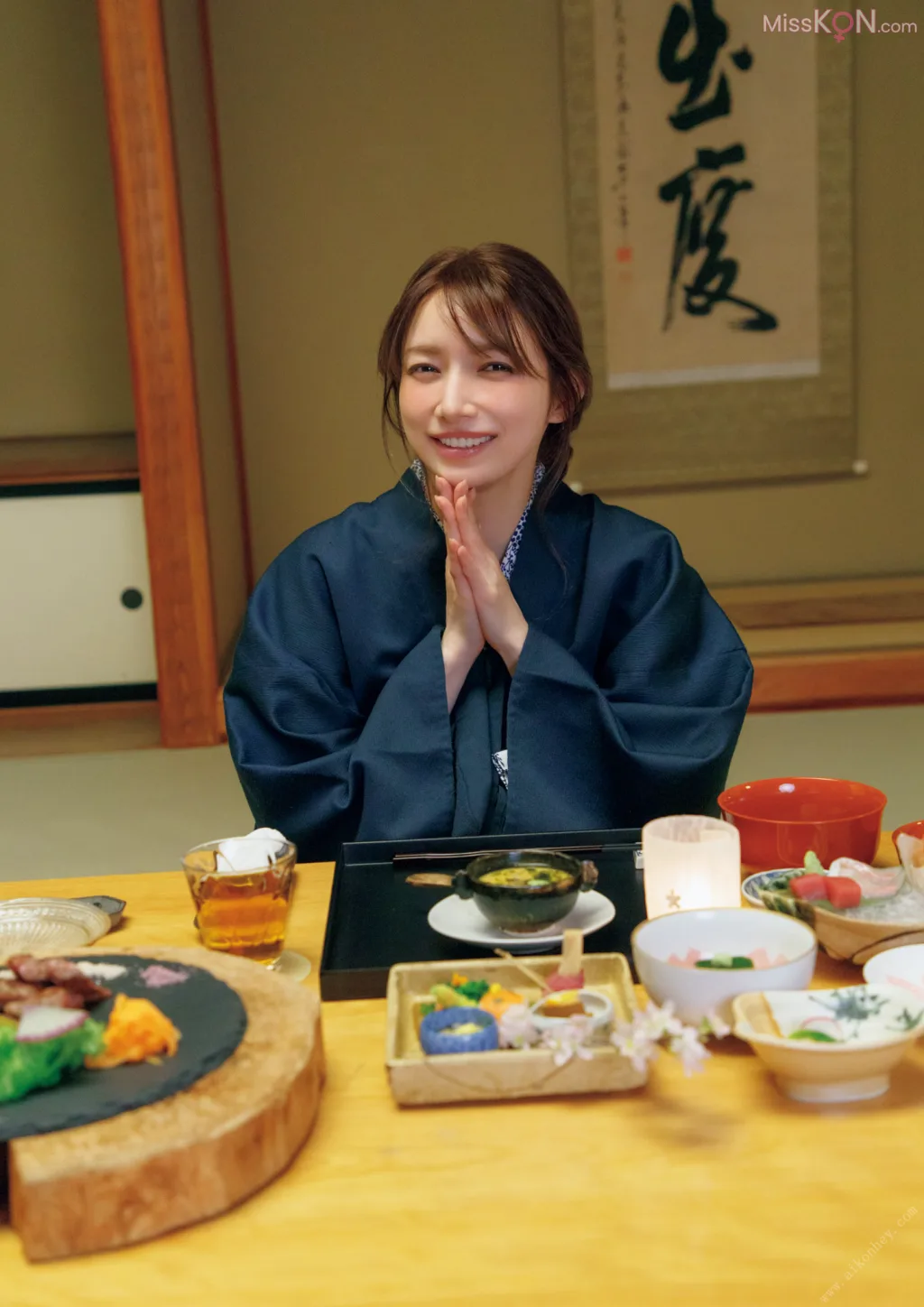 [JP] Maki Goto (後藤真希):【電子版だけの特典カット付き】後藤真希　写真集　ｆｌｏｓ (160 photos)