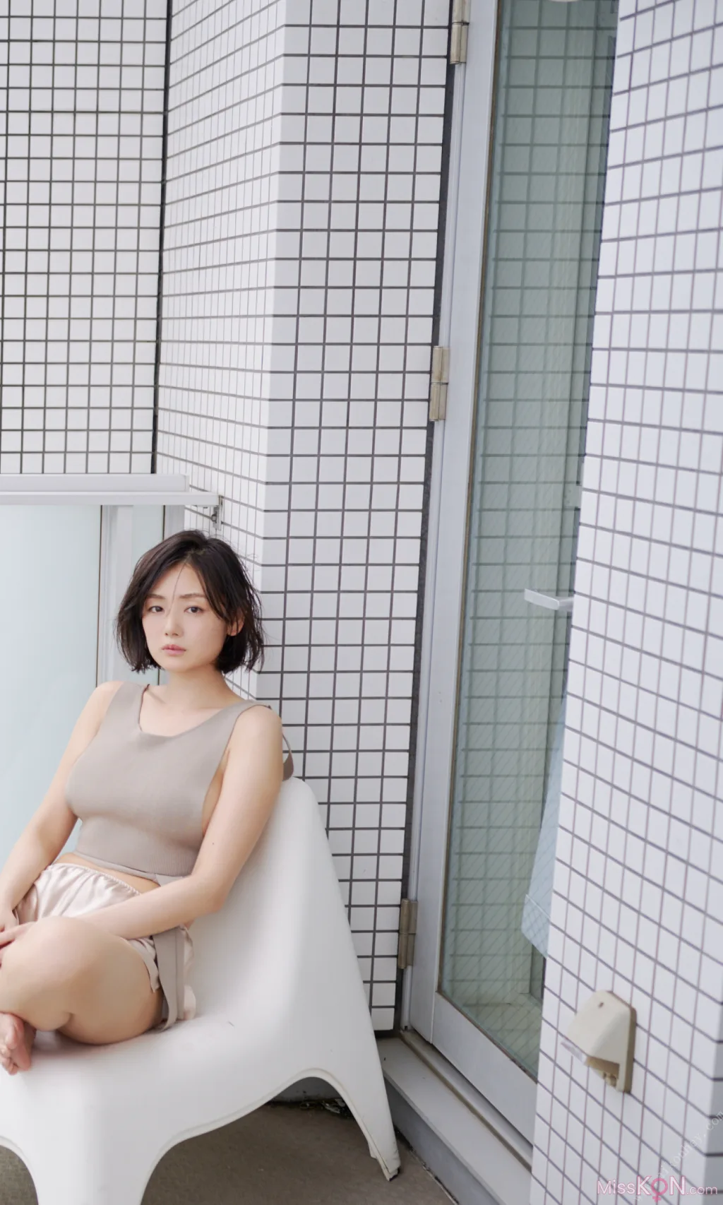 [JP] Moemi Katayama (片山萌美): 「街に生きる」 (週プレ PHOTO BOOK) (82 ảnh)