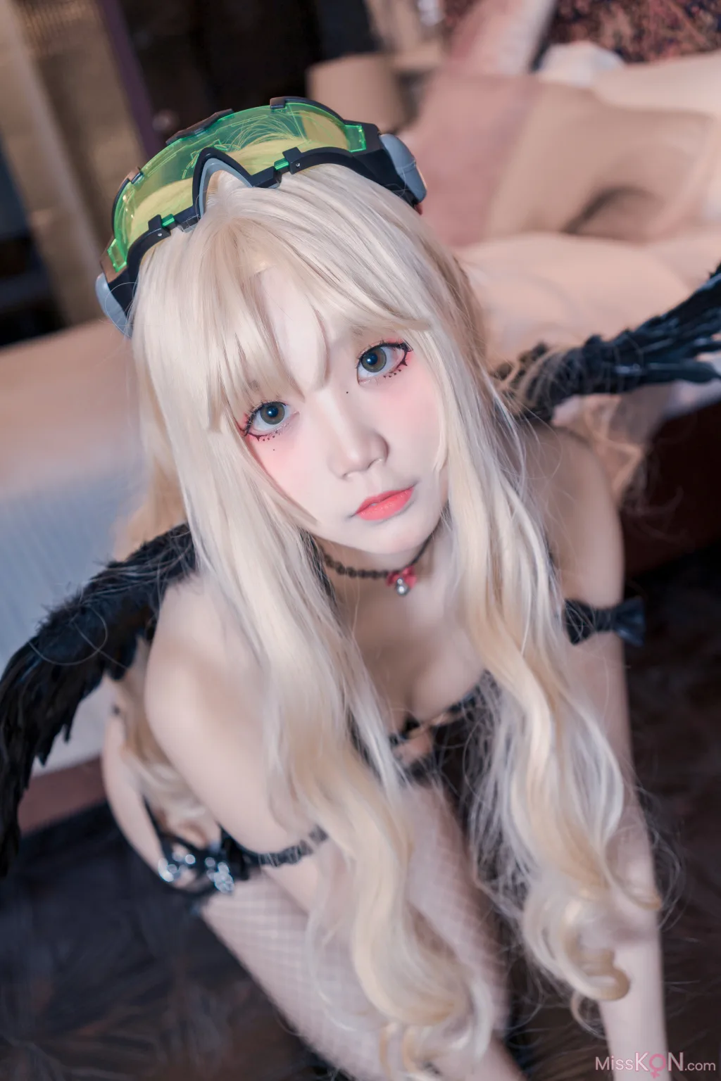 Coser@五更百鬼: 圣女 吊带黑丝 (60 photos)