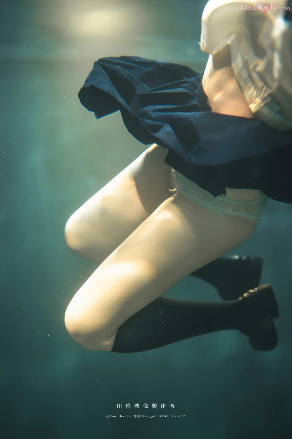 Coser@落落Raku: 水泳馆 (58 photos + 1 video)