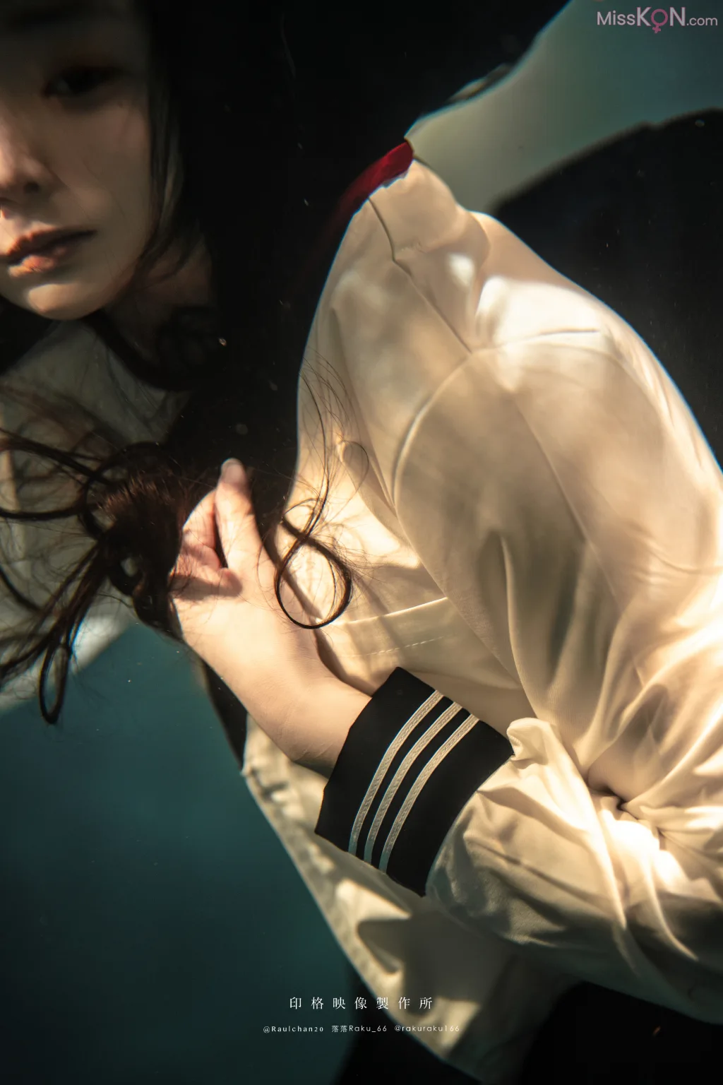 Coser@落落Raku: 水泳馆 (58 photos + 1 video)