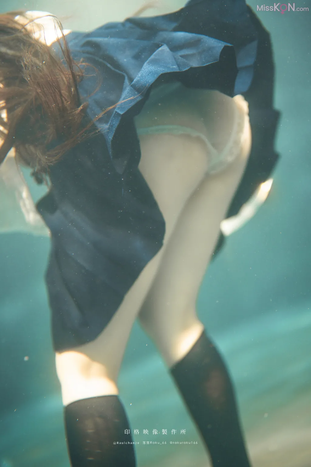 Coser@落落Raku: 水泳馆 (58 photos + 1 video) – Page 2