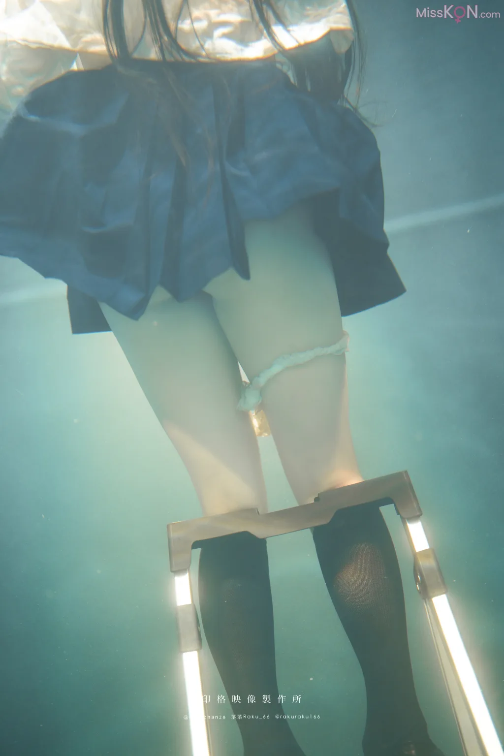 Coser@落落Raku: 水泳馆 (58 photos + 1 video) – Page 2
