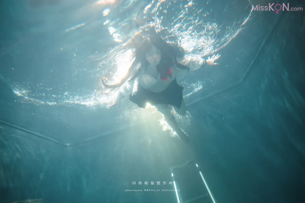 Coser@落落Raku: 水泳馆 (58 photos + 1 video) – Page 4