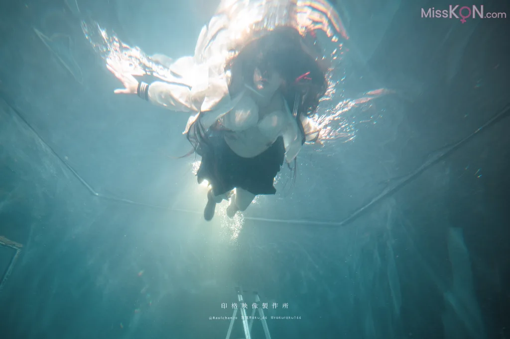 Coser@落落Raku: 水泳馆 (58 photos + 1 video) – Page 4