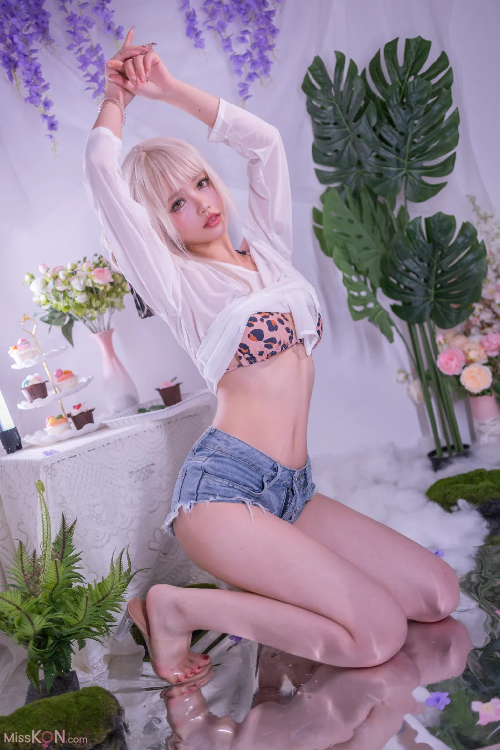 Coser@千反田鹿子: 罩纱豹纹泳装 (41 photos)