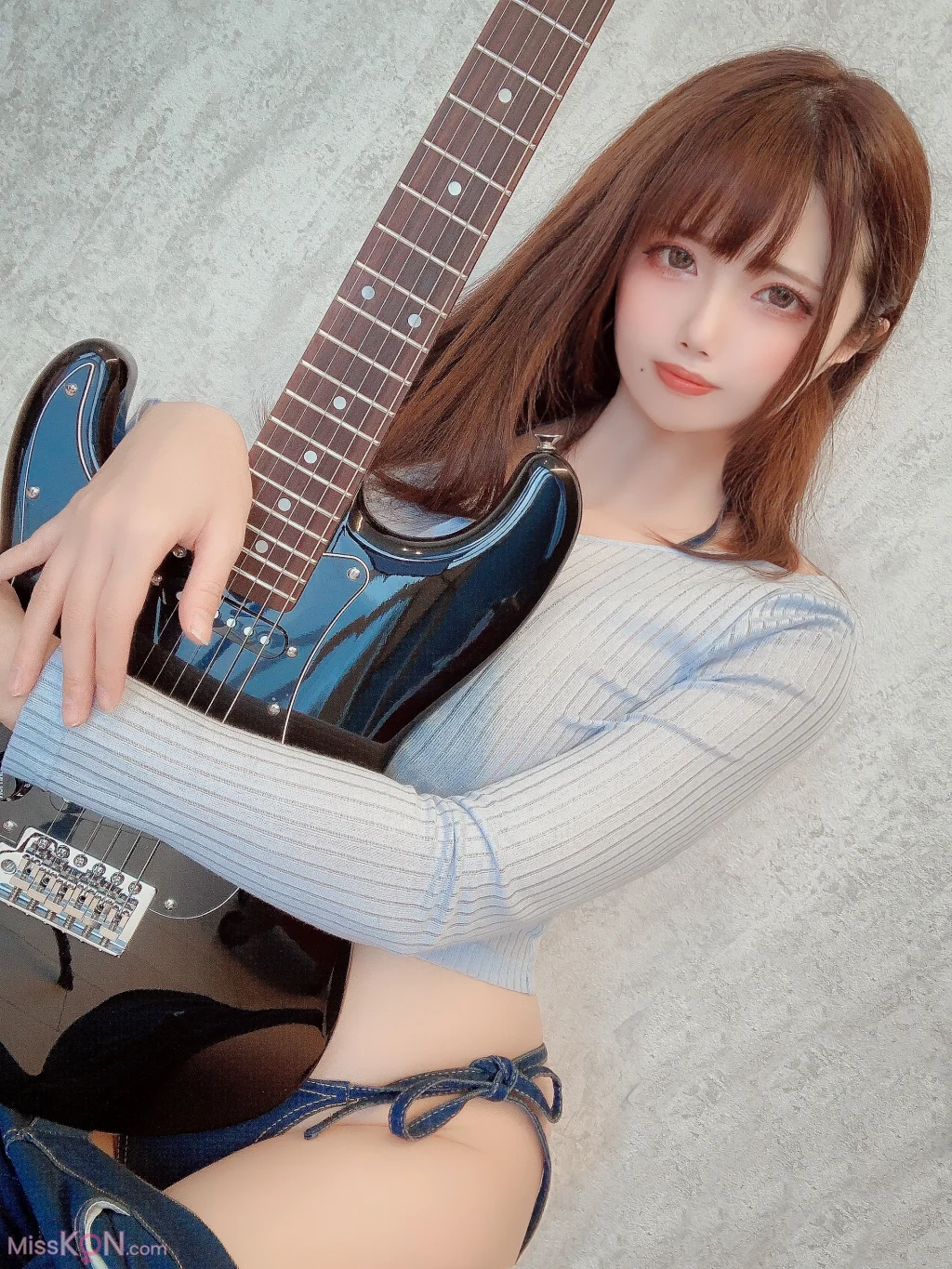 Coser@Uriうり: Guitar Sister (37 photos)