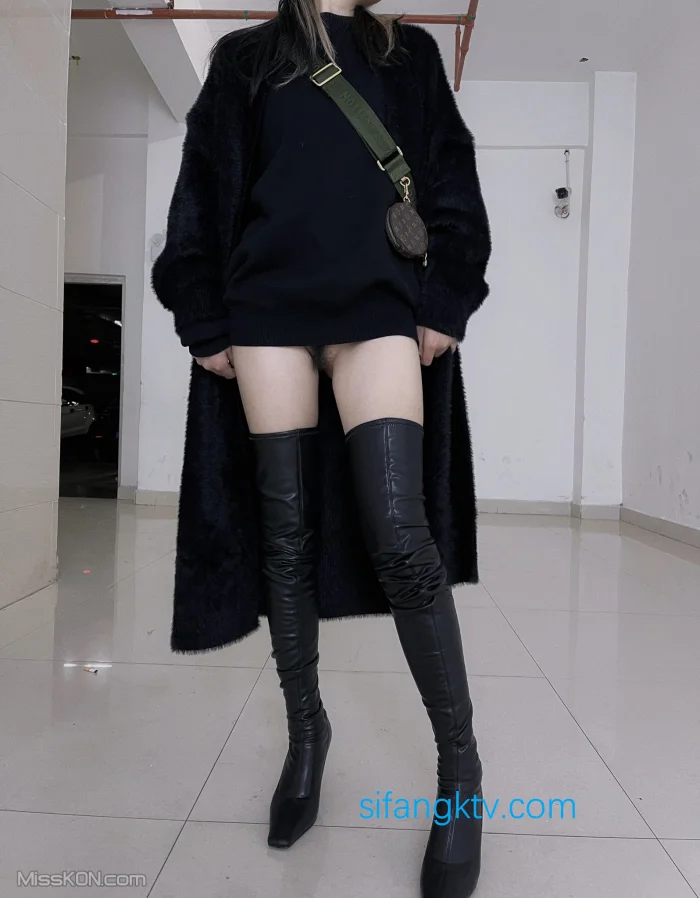 美杜莎Serena: 性感網紅妹❤️大尺度私拍(長舌深喉口爆+浴室後入) (112 photos )