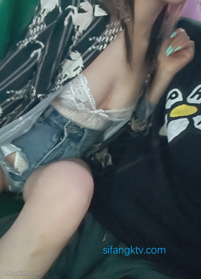 美杜莎Serena: 性感網紅妹❤️大尺度私拍(長舌深喉口爆+浴室後入) (112 photos )