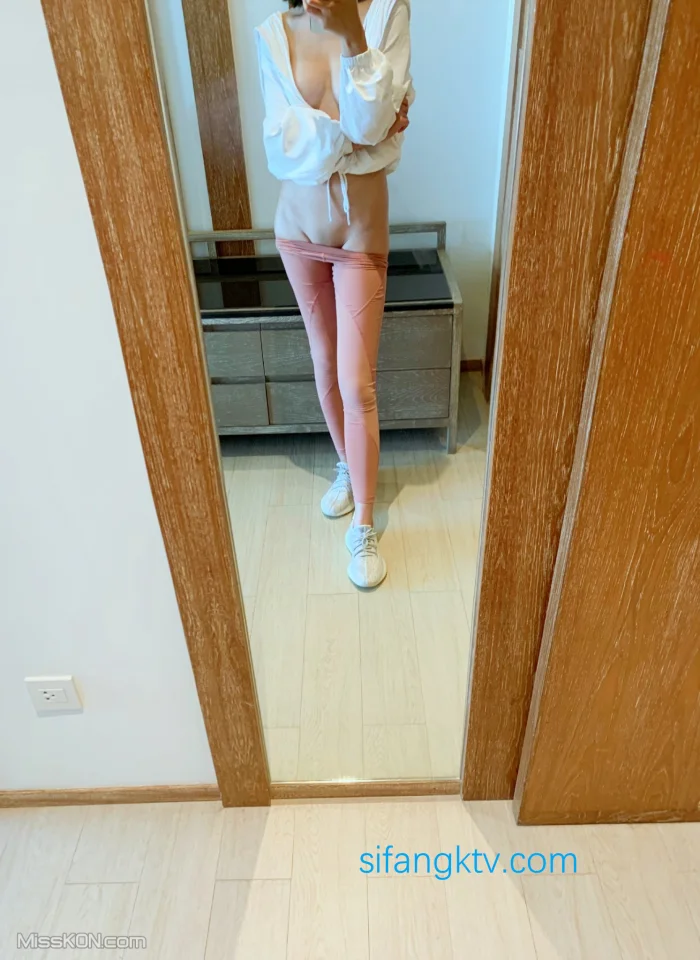 美杜莎Serena: 性感網紅妹❤️大尺度私拍(長舌深喉口爆+浴室後入) (112 photos )