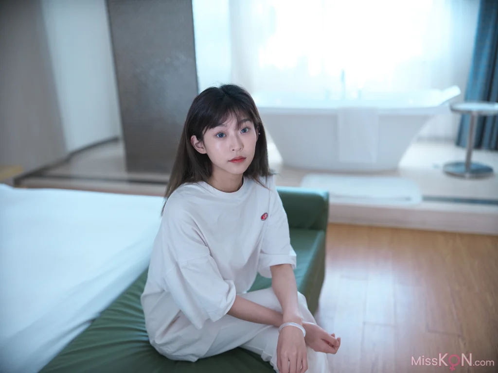 [Private Photoshoot] 希威社: 極品 國模 私拍 4K 套圖 (608 photos)
