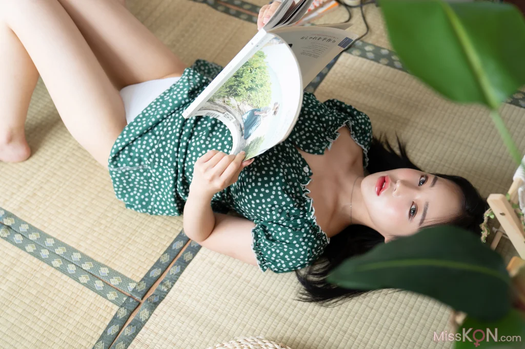 Leeae (이아이): Hot Vacation (31 photos)