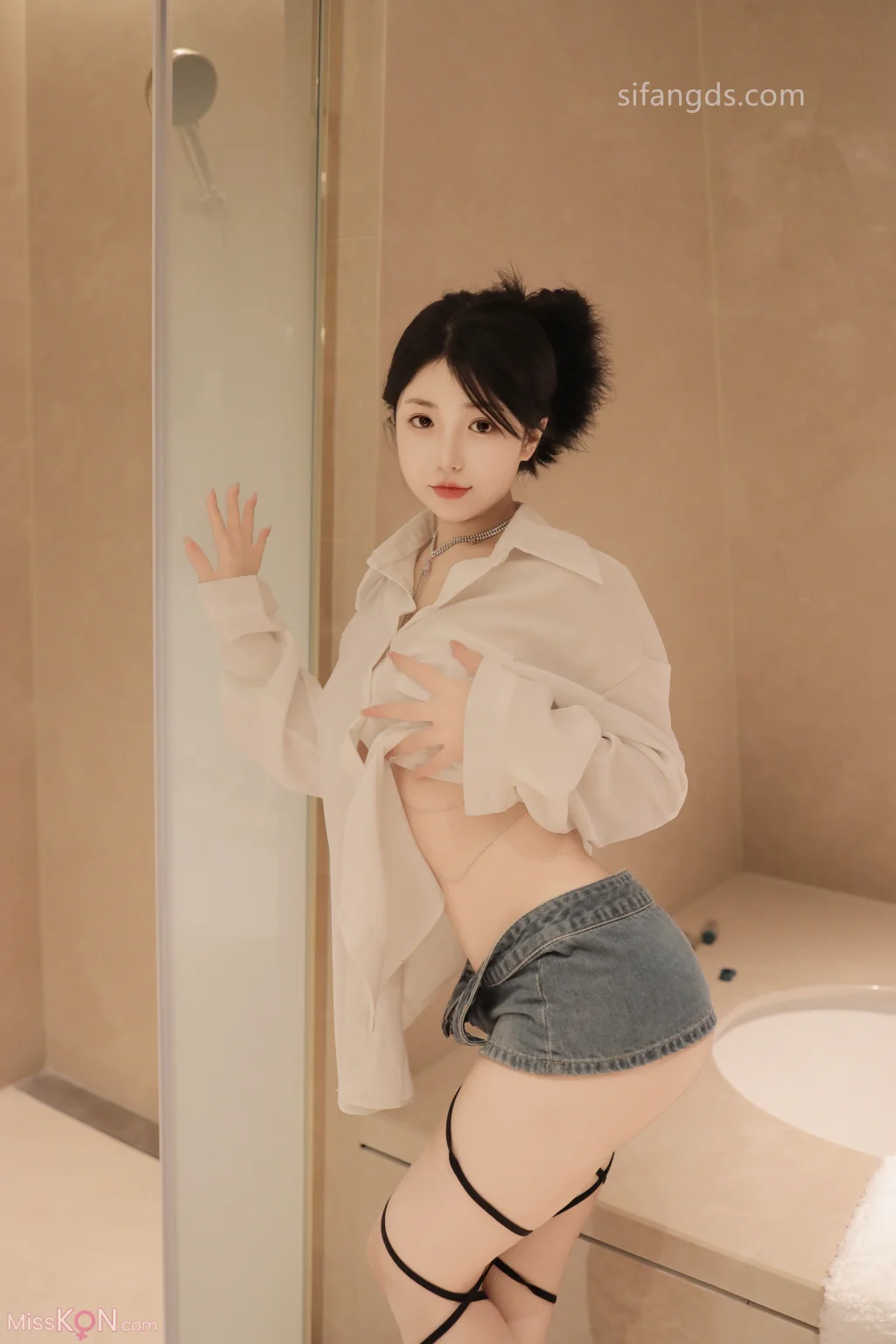 [XR Uncensored] Chen Xiaohua (陈小花): R18 秀人网模特 浴室中的激情 (92 photos )