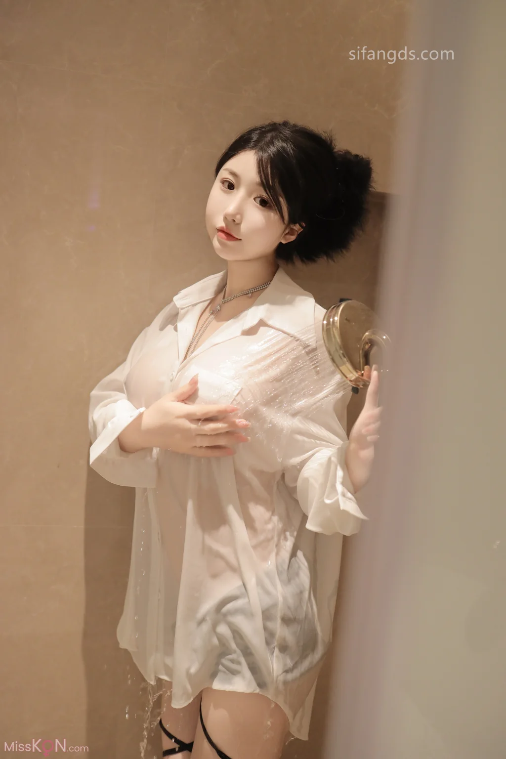 [XR Uncensored] Chen Xiaohua (陈小花): R18 秀人网模特 浴室中的激情 (92 photos )