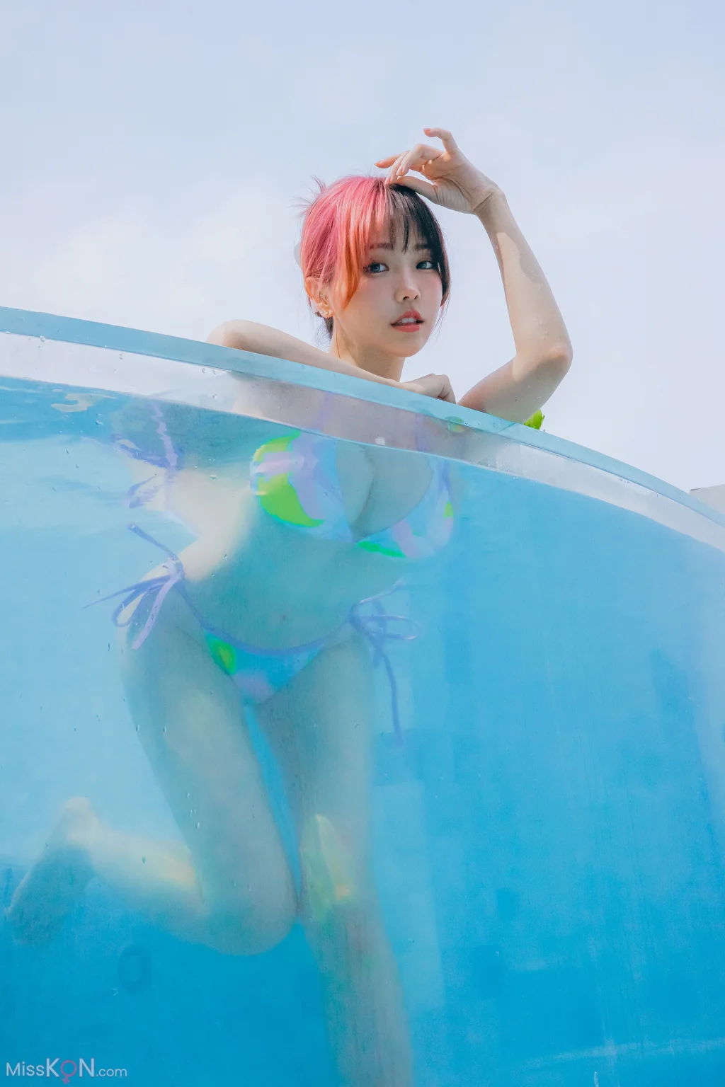 Coser@Ely_eee (ElyEE子): Poolside Relaxation (31 photos )