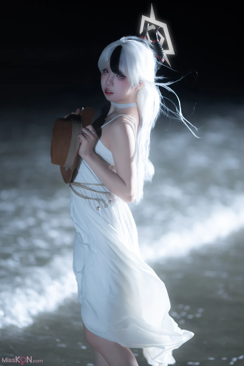 Coser@纸悦Etsu_ko: 加代子白裙 (20 photos)