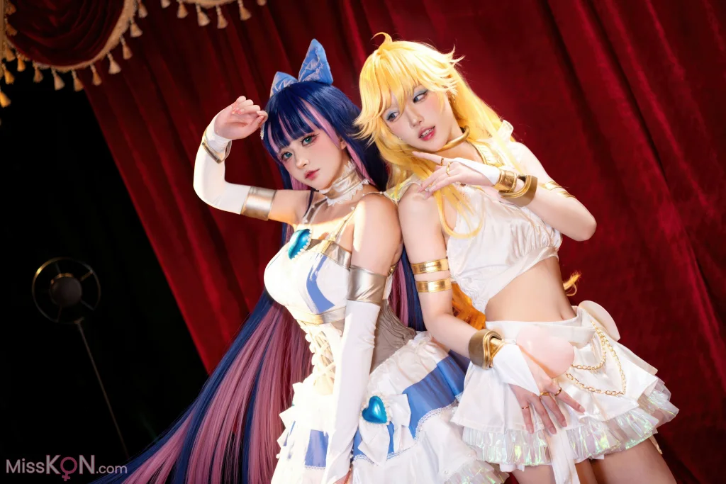 Coser@阿包也是兔娘 &amp; 苏苏苏Sofia: 吊带袜天使 (33 photos)