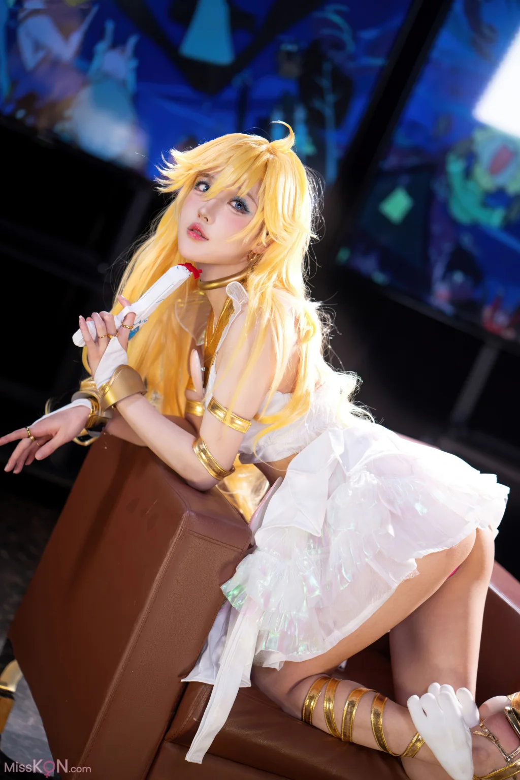 Coser@阿包也是兔娘 &amp; 苏苏苏Sofia: 吊带袜天使 (33 photos)