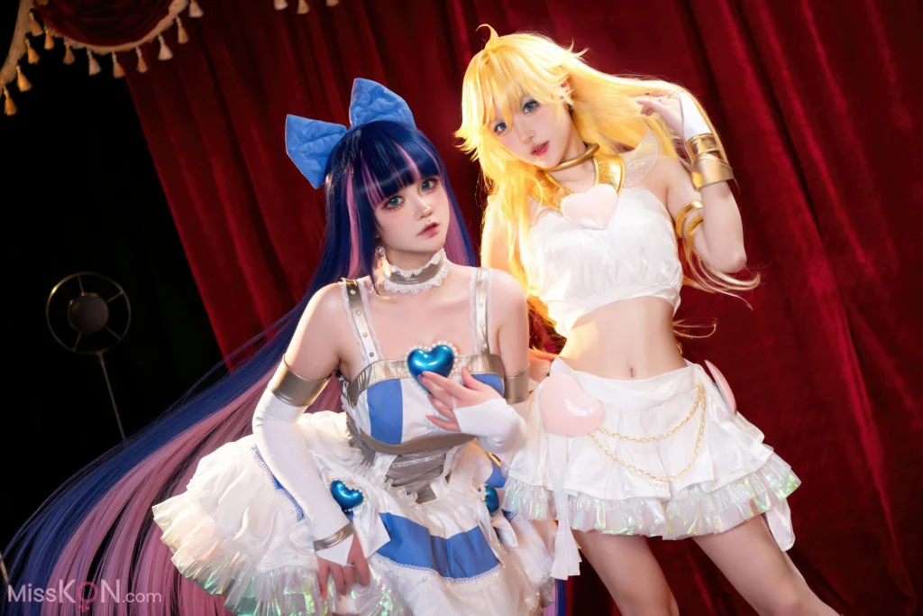 Coser@阿包也是兔娘 &amp; 苏苏苏Sofia: 吊带袜天使 (33 photos)