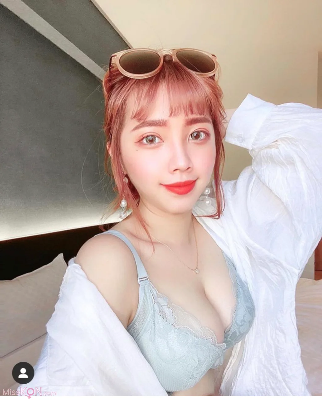 爆乳美容師 超漂亮的粉色!所有作品中最漂亮的一個 (41 photos )
