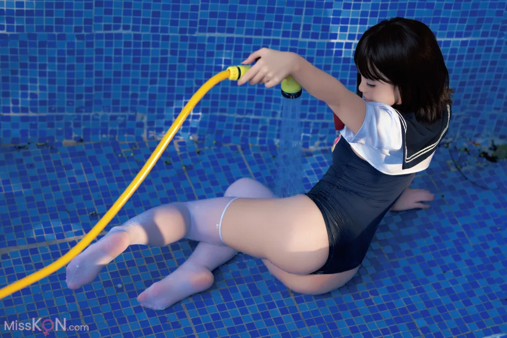 Coser@Bangni邦尼: 反差JK泳装 (97 photos )