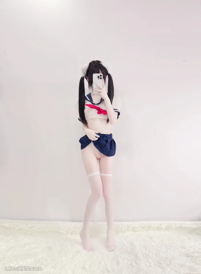 Coser@糕糕: 萝莉体超级网红 福利视图集 (342 photos )