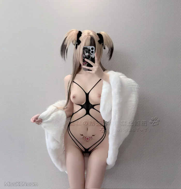 Coser@糕糕: 萝莉体超级网红 福利视图集 (342 photos )