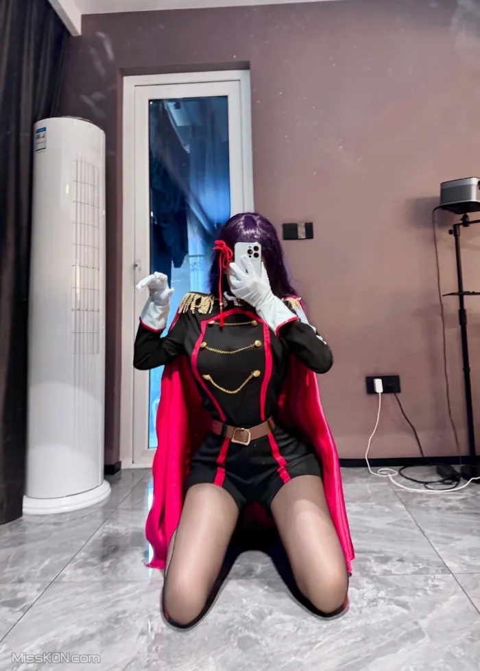 Coser@糕糕: 萝莉体超级网红 福利视图集 (342 photos )