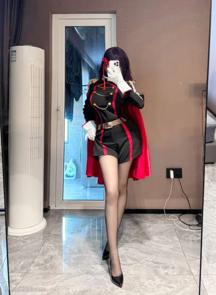 Coser@糕糕: 萝莉体超级网红 福利视图集 (342 photos )