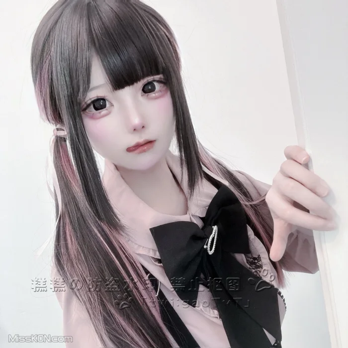 Coser@糕糕: 萝莉体超级网红 福利视图集 (342 photos )