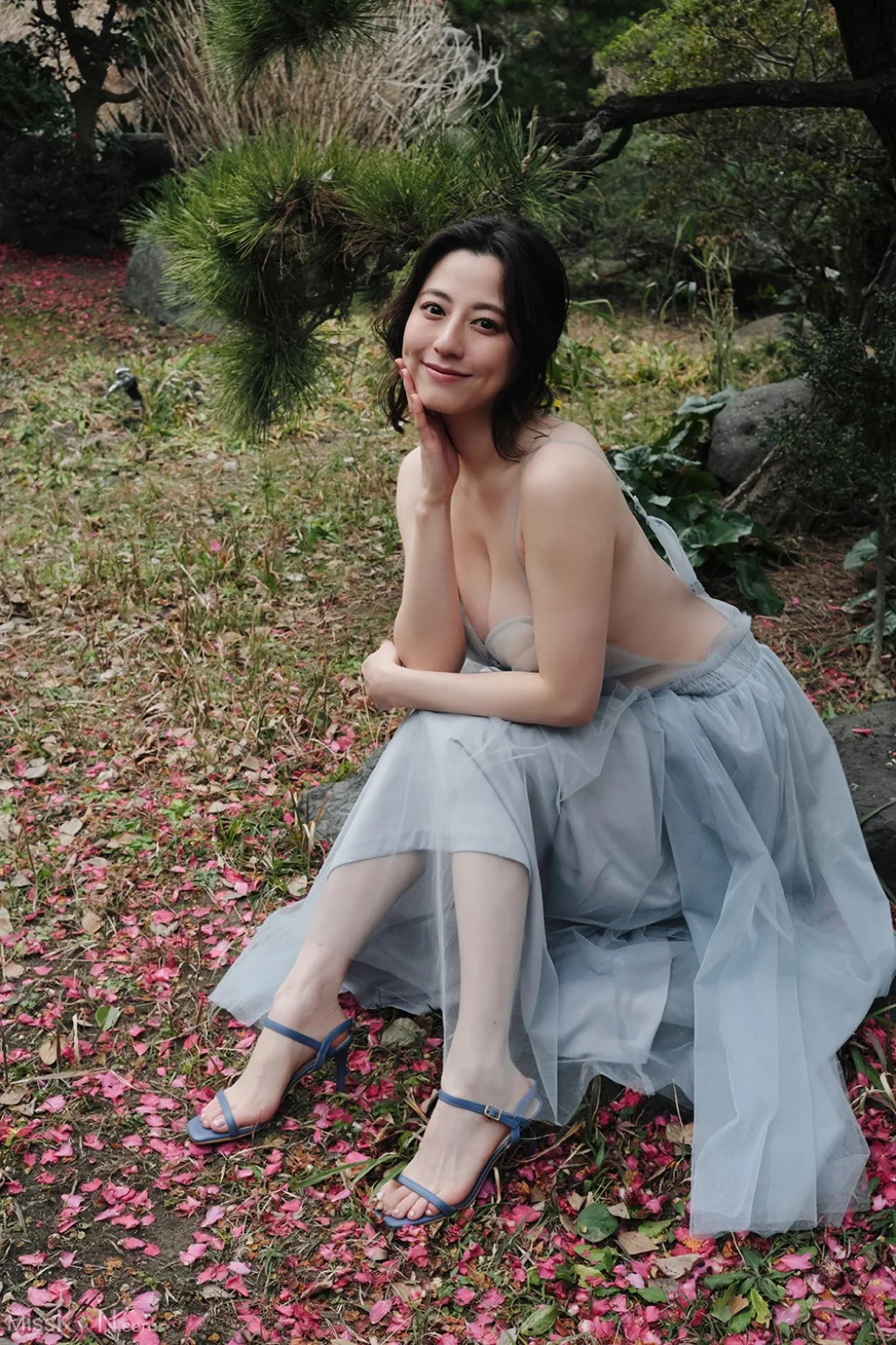 [JP] Yumi Sugimoto (杉本有美): 美魔女 (86 photos )