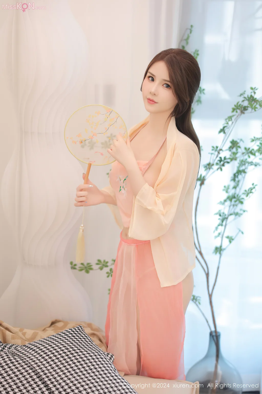 XIUREN No.8896 – 8910 (1096 photos)