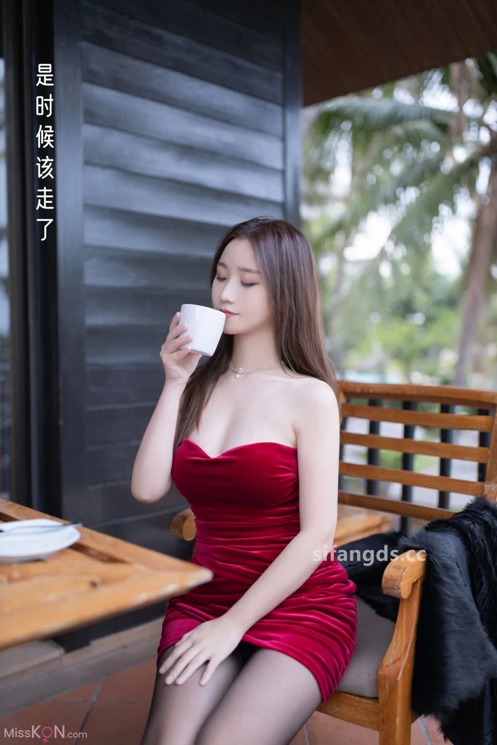[XR Uncensored] 杏子Yada: R18 秀人网模特 被下药后的一夜情 (131 photos )