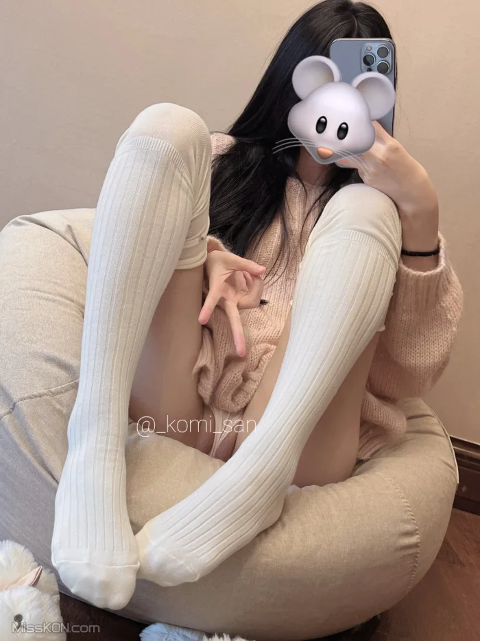 momo: 清纯靓丽的外表下有一颗淫荡的心 学院学姐女神身材 (407 photos )