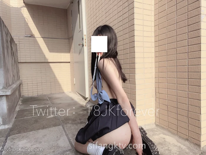 momo: 清纯靓丽的外表下有一颗淫荡的心 学院学姐女神身材 (407 photos )